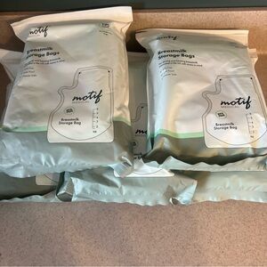 Motif Breast milk Storage Bags 500pc Count new